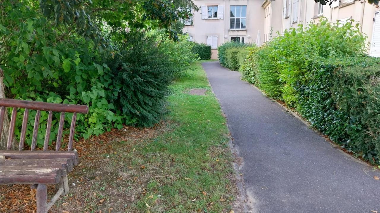 Appartement Cosy - Disneyland & Villages Nature Villeneuve-Saint-Denis Kültér fotó